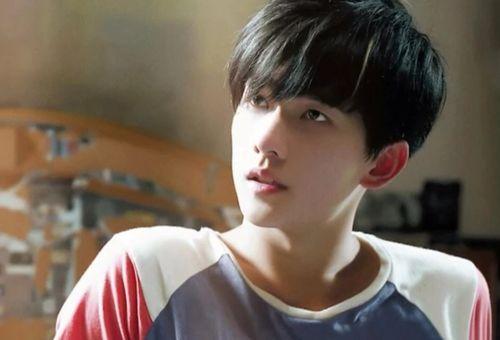 王大锤爆料杨洋视频播放,揭秘明星幕后故事